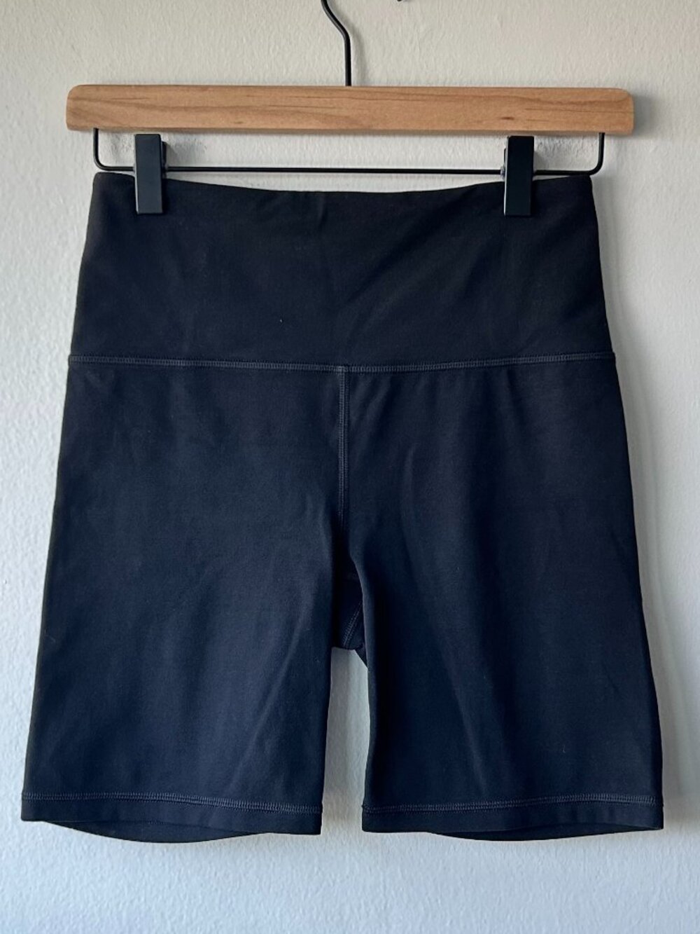 Athleta Ultra High Rise Elation 7" Bike Shorts Black Small Yoga Training - Picture 2 of 9